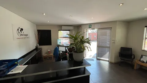 98 Loper Avenue, Spartan has a 1700m² Warehouse Available To Let (10)
